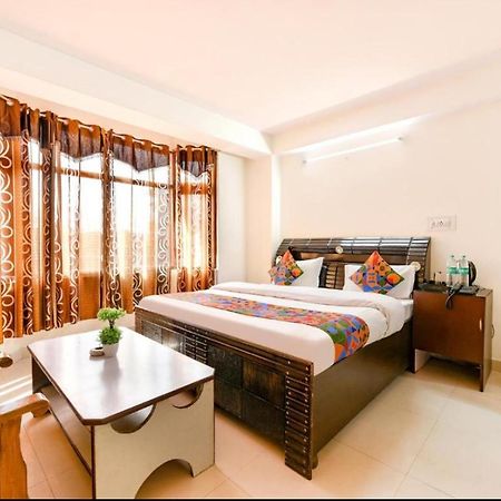Hotel Gt International Tājganj Екстериор снимка